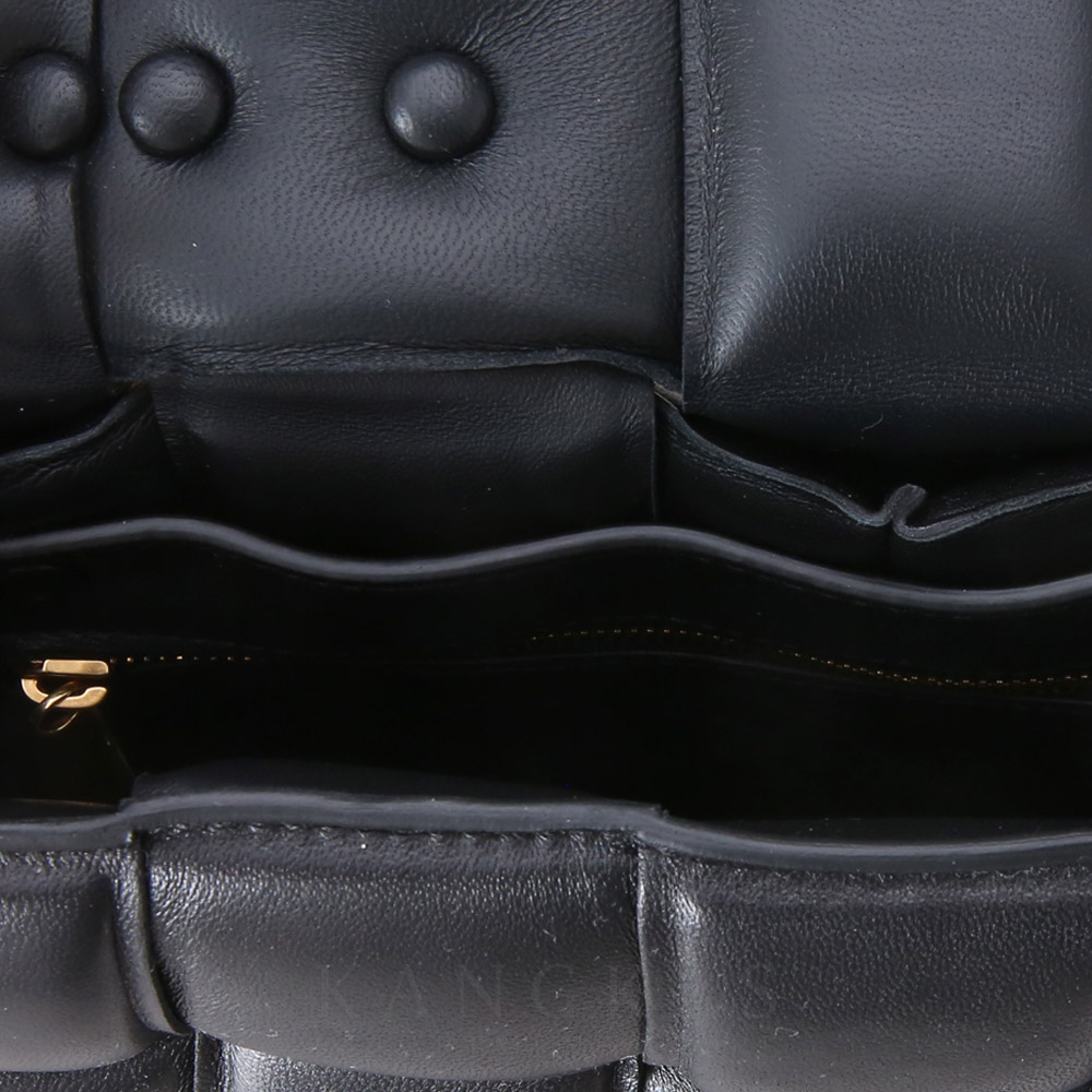BOTTEGA VENETA(USED)보테가베네타 패디드  카세트 백